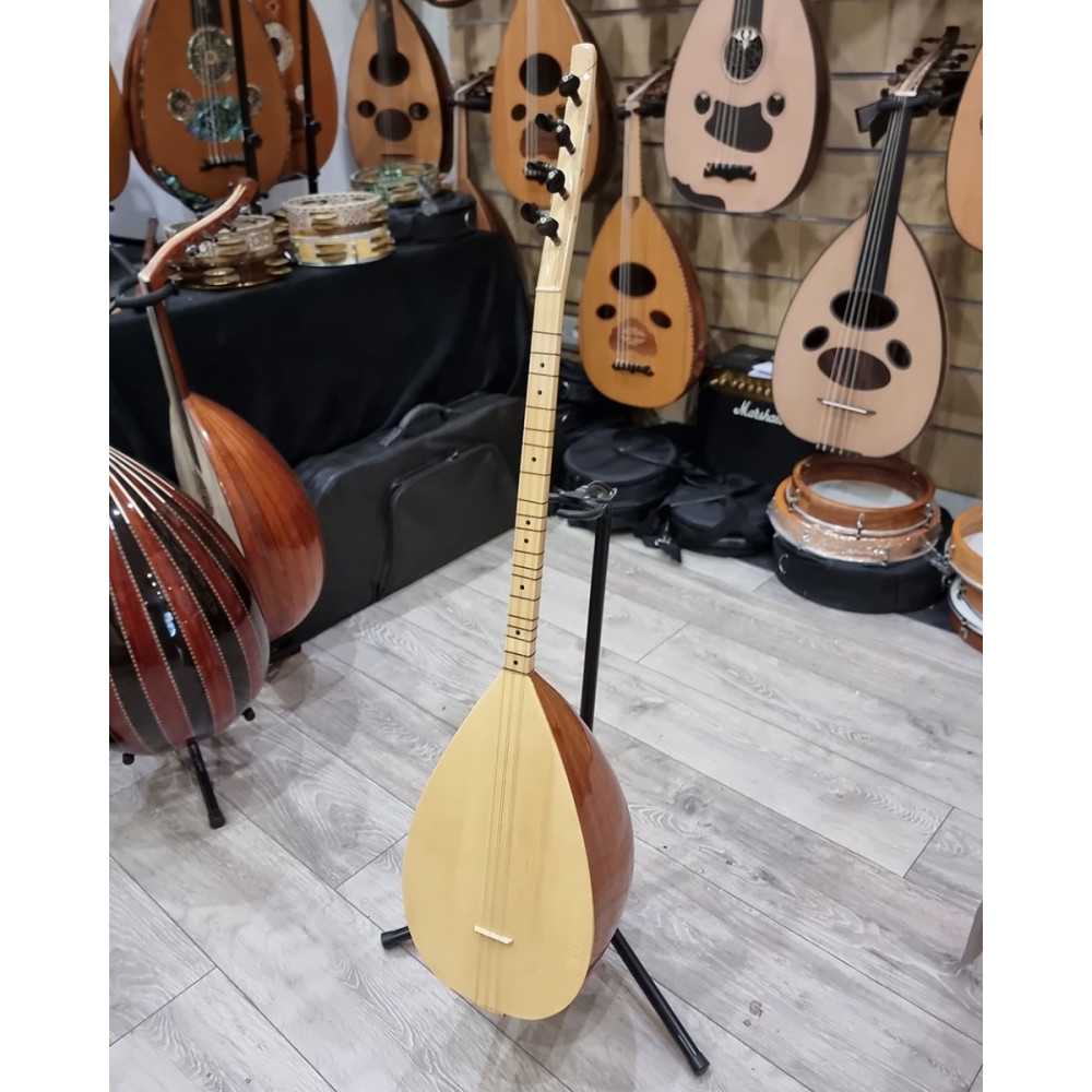 What is the difference between saz and baglama?